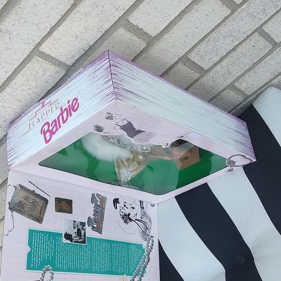 (1920's Flapper) Barbie/1995 - Picture 7 of 13